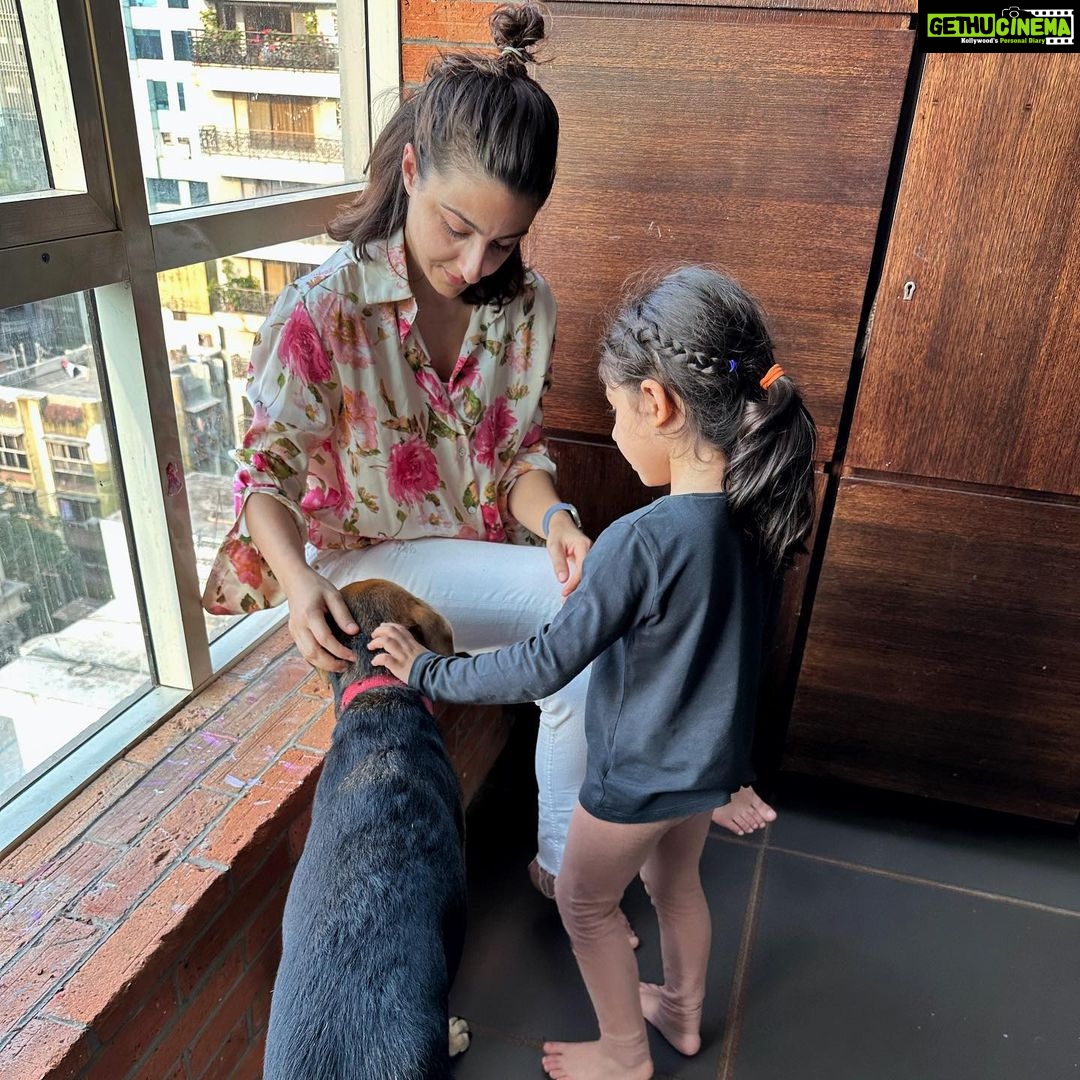 Soha Ali Khan Instagram - The best way to kick start Mother’s Day week ❤️