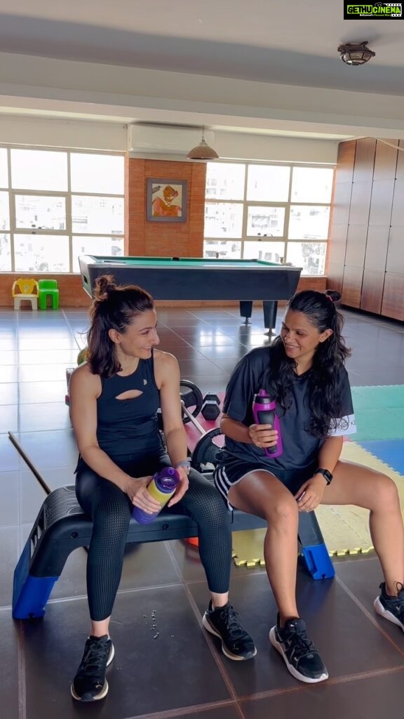 Soha Ali Khan Instagram - It’s always fun to work out with a friend - so same time tomorrow @radhika_nihalani ? #gymmotivation #gymbuddy @maheshfitnessclub