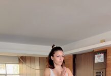 Soha Ali Khan Instagram - Why wait until Monday? 💪🏻 #workout #fitnessmotivation #posteidworkout