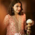 Soha Ali Khan Instagram – Wishing you a joyful Eid filled with happiness peace success and good health!! ❤️ #eidmubarak @kadamajay