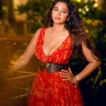Sohini Sarkar Instagram - When in doubt, wear red ♥️♥️ . . 📸 @sahil_paswan_2646_ 💄 @sanusinghroy 💇‍♀️ @supriyamondal1711 👗 @tamashreeroy 🔗 @socialyard_digital @sayoniroy9 . . #shoot #shootday #flaunt #summer #vibes #mood #gaze #hot #grace #girl #love #sohini