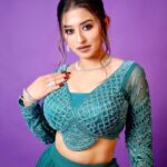 Somi Khan Instagram - Sab se upar likha, hai tere naam ko Khwaishon se jude silsilon mein kahin ❤️✨ . . Outfit @the_adhya_designer Style by @the_style_gramm Jewellery @jewellery_by_adhya Photography @rahulmansatta Mua @chetnashahmakeover Location @s3.mumbai