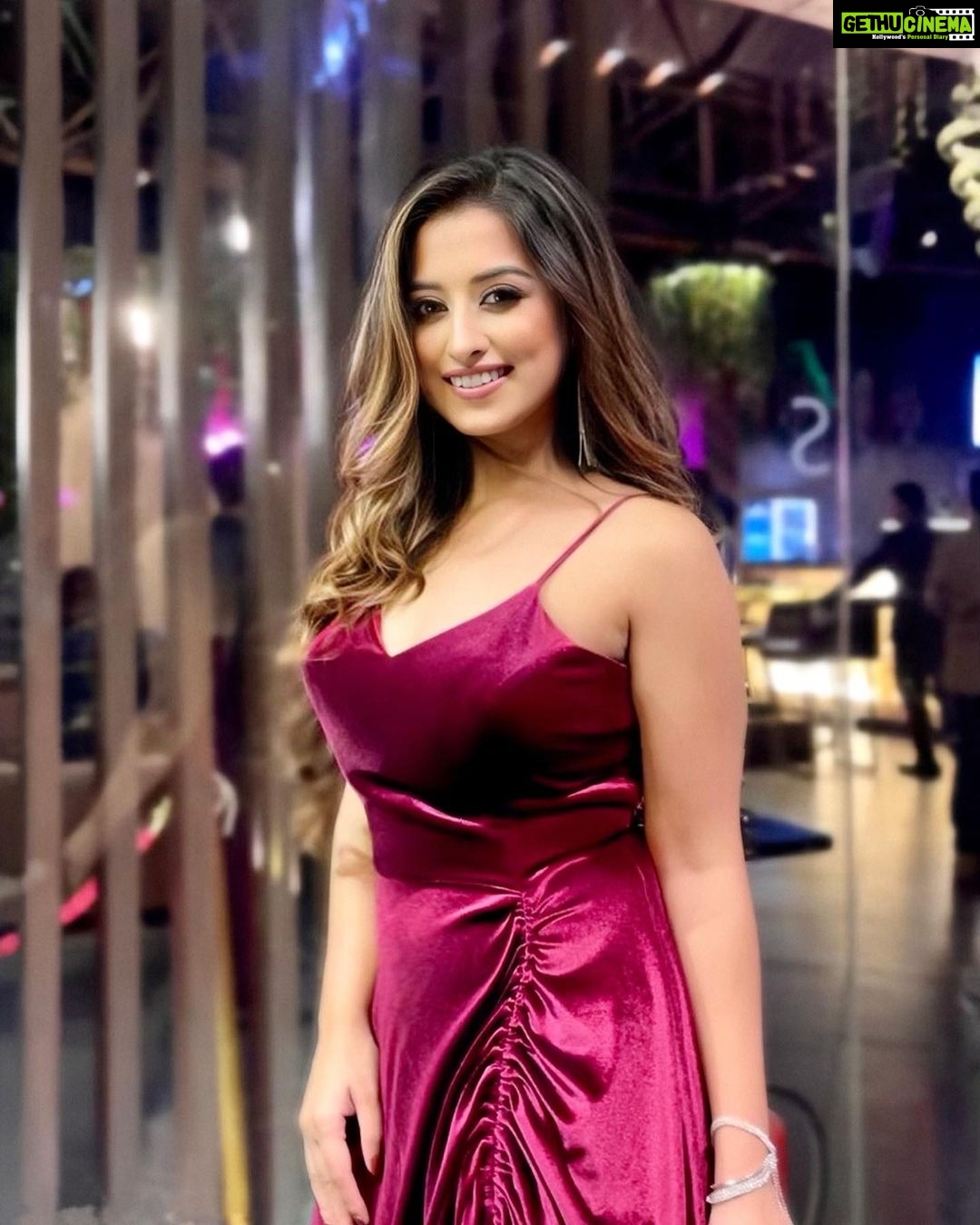 Somi Khan Instagram - 🌶️✨ . . . Outfit @veronica_raichand Mua @chetnashahmakeover ❣️