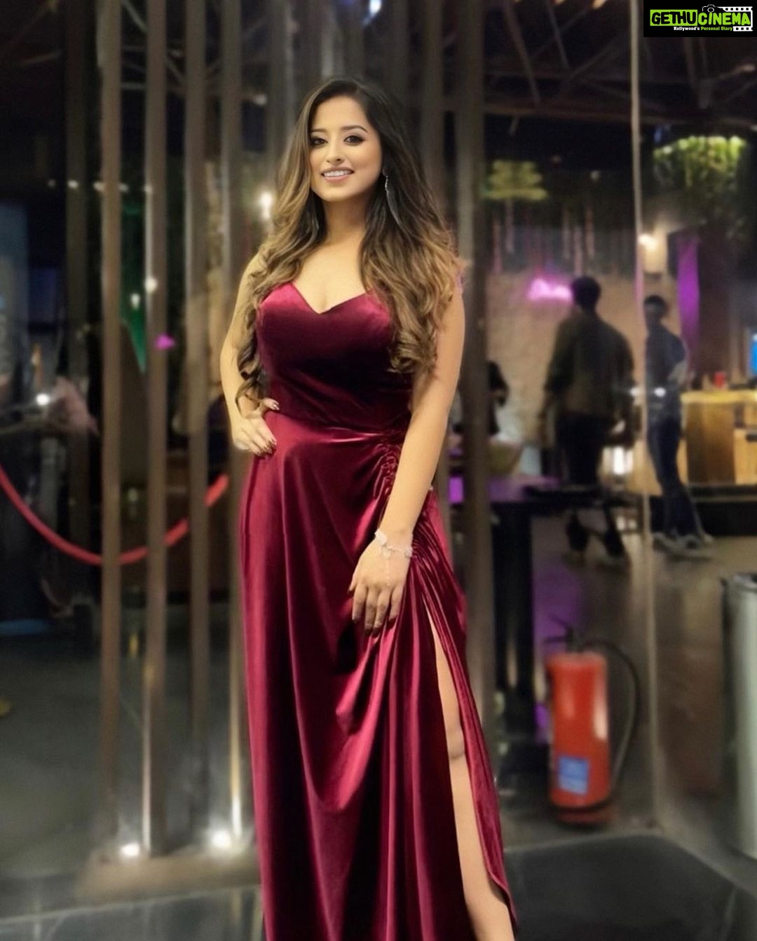 Somi Khan Instagram - 🌶️✨ . . . Outfit @veronica_raichand Mua @chetnashahmakeover ❣️
