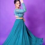 Somi Khan Instagram - Just for fun 💜😁✨ Outfit @the_adhya_designer Style by @the_style_gramm Jewellery @jewellery_by_adhya Photography @rahulmansatta Mua @chetnashahmakeover Location @s3.mumbai
