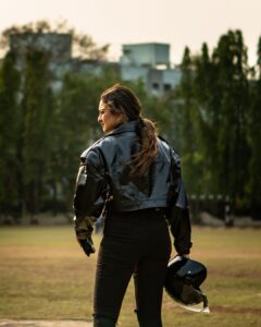 Sonakshi Sinha Instagram - This engine also roars! #Dahaad 

#dahaadonprime