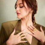 Sonakshi Sinha Instagram - Was all set to roar at the #Dahaad trailer launch 🦁