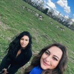 Sonakshi Sinha Instagram - Dears, deer and a very friendly dog! What a day ⭐️ Thank you Meera, Zsaki, Preeti, Reena aunty and Stormi ❤️ 07.03.2023 #london #beautifulday #almostperfect