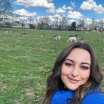 Sonakshi Sinha Instagram - Dears, deer and a very friendly dog! What a day ⭐️ Thank you Meera, Zsaki, Preeti, Reena aunty and Stormi ❤️ 07.03.2023 #london #beautifulday #almostperfect
