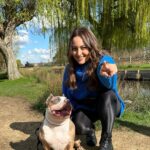 Sonakshi Sinha Instagram - Dears, deer and a very friendly dog! What a day ⭐️ Thank you Meera, Zsaki, Preeti, Reena aunty and Stormi ❤️ 07.03.2023 #london #beautifulday #almostperfect