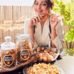 Sonakshi Sinha Instagram - Mildly sweet and beautifully nutty, @californiawalnutsindia are my absolute favorite for a healthy snack and a go-to ingredient in my daily meals. They are a smart choice; the ideal climate, fertile soils, and the farmers dedication to providing high quality make them one of the best options available in the market. What’s more? Just a handful (28g) offers 2.5g plant-based omega-3 ALA, 4g protein, and 2g fiber. Nutrition, versatility, high quality, and exceptional flavour – California walnuts provide all that and more. So, when you #ThinkWalnutsThinkCalifornia California walnuts are available at all grocery stores and e-commerce sites. Make sure to look for the California Walnuts logo mark, “California” or “Californian” on the package or produce of the USA to ensure that you are buying genuine, high-quality California walnuts. #CaliforniaWalnuts #Ad