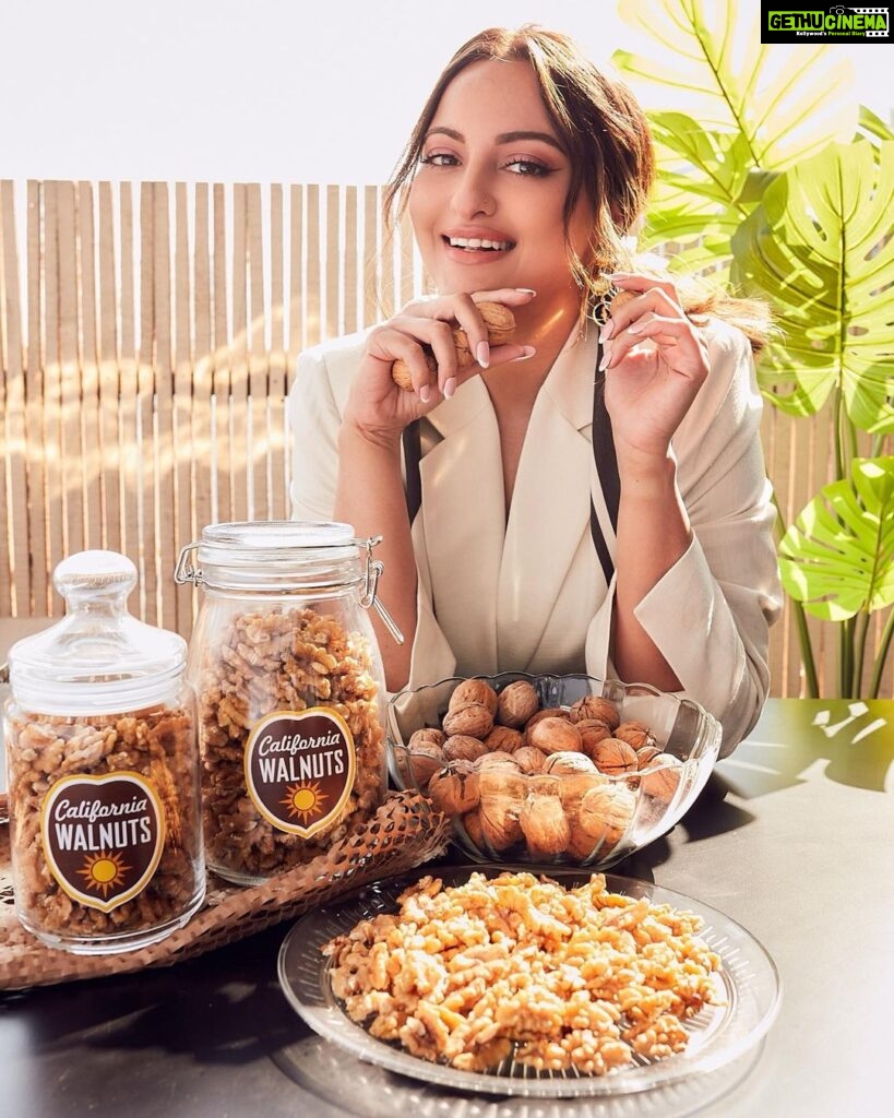 Sonakshi Sinha Instagram - Mildly sweet and beautifully nutty, @californiawalnutsindia are my absolute favorite for a healthy snack and a go-to ingredient in my daily meals. They are a smart choice; the ideal climate, fertile soils, and the farmers dedication to providing high quality make them one of the best options available in the market. What’s more? Just a handful (28g) offers 2.5g plant-based omega-3 ALA, 4g protein, and 2g fiber. Nutrition, versatility, high quality, and exceptional flavour – California walnuts provide all that and more. So, when you #ThinkWalnutsThinkCalifornia California walnuts are available at all grocery stores and e-commerce sites. Make sure to look for the California Walnuts logo mark, “California” or “Californian” on the package or produce of the USA to ensure that you are buying genuine, high-quality California walnuts. #CaliforniaWalnuts #Ad