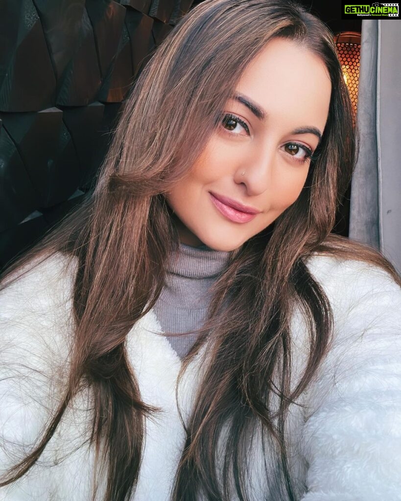 Sonakshi Sinha Instagram - Bohot dino se #SundaySelfie nahi dala na? ☀️