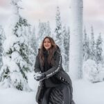 Sonakshi Sinha Instagram - Before>>>After Aur haan pehli baar snow dekha hai ladki ne 😂
