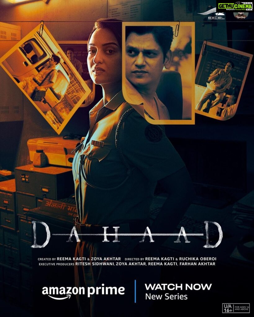 Sonakshi Sinha Instagram - The chase has BEGUN. Iss #Dahaad ko goonjne do… #DahaadOnPrime, watch NOWWW on @primevideoin - LINK IN BIO 😎 @itsvijayvarma @gulshandevaiah78 @shah_sohum @reemakagti1 @ruchoberoi @ritesh_sid @zoieakhtar @faroutakhtar @sumitaroraa #RiteshShah @excelmovies @tigerbabyofficial @zoamorani @mansinirajain @sunayanakumari @karandshah @chaitanya.chopra @kassimjagmagia @sunitha.ram @angaddevsingh_ @vishalrr @manyuu.doshi