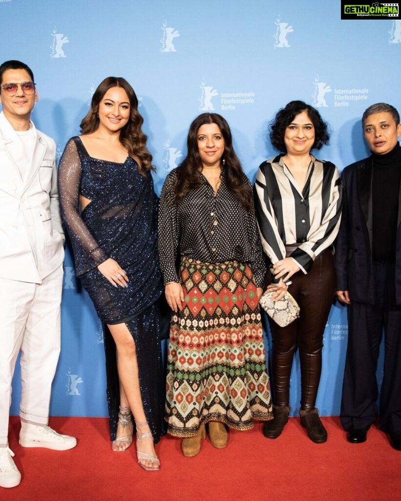 Sonakshi Sinha Instagram - First international red carpet?!? OF COURSE it had to be a saree!!! #represent Berlinale - Berlin International Film Festival