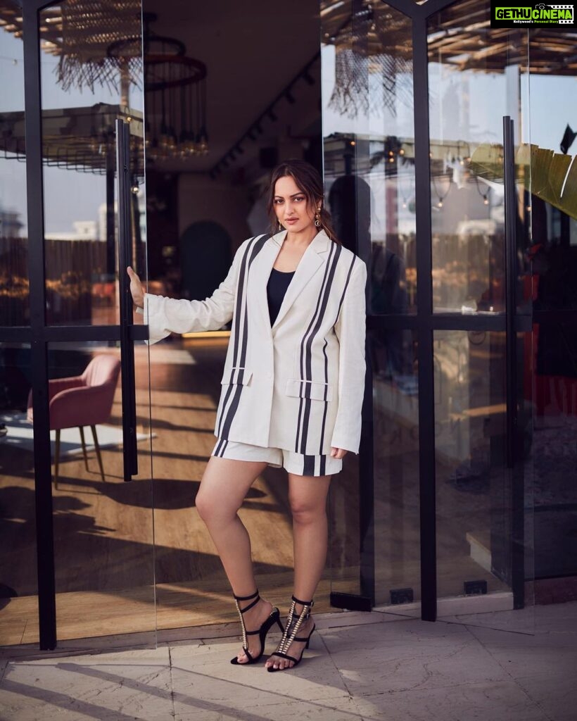 Sonakshi Sinha Instagram - Whats the password???