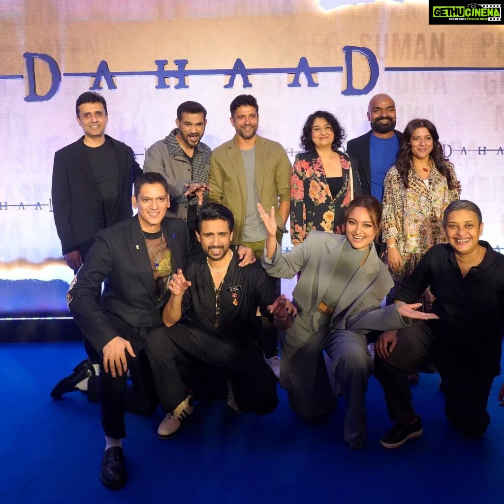 Sonakshi Sinha Instagram - This is US! This is #DAHAAD!!! Whatte wow wow premiere it was… its out tonight at 12 am only on @primevideoin 💙 Dekhna zaroor 🙏🏼