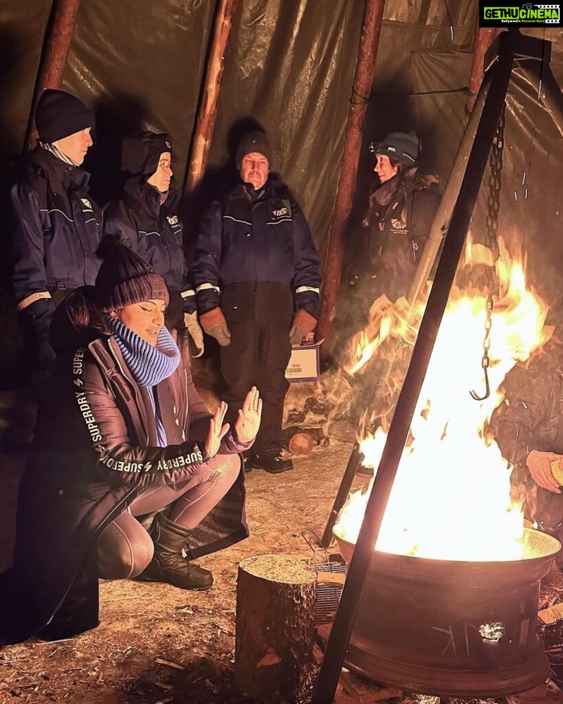 Sonakshi Sinha Instagram - For a person who hates the cold, @northernlightsvillage in @ourfinland has sure changed my mind! What a surreal experience feeling snow for the first time ever…looking at the stars from inside my aurora cabin, going husky sledging in the vast white expanse, chasing the northern lights and lighting a bonfire in the middle of nowhere, roasting marshmallows, drinking hot chocolate oh and freezing myself at -14 degrees only to get into a hot tub… Saariselka you have my ❤️ #VisitFinland Northern Lights Village Saariselkä