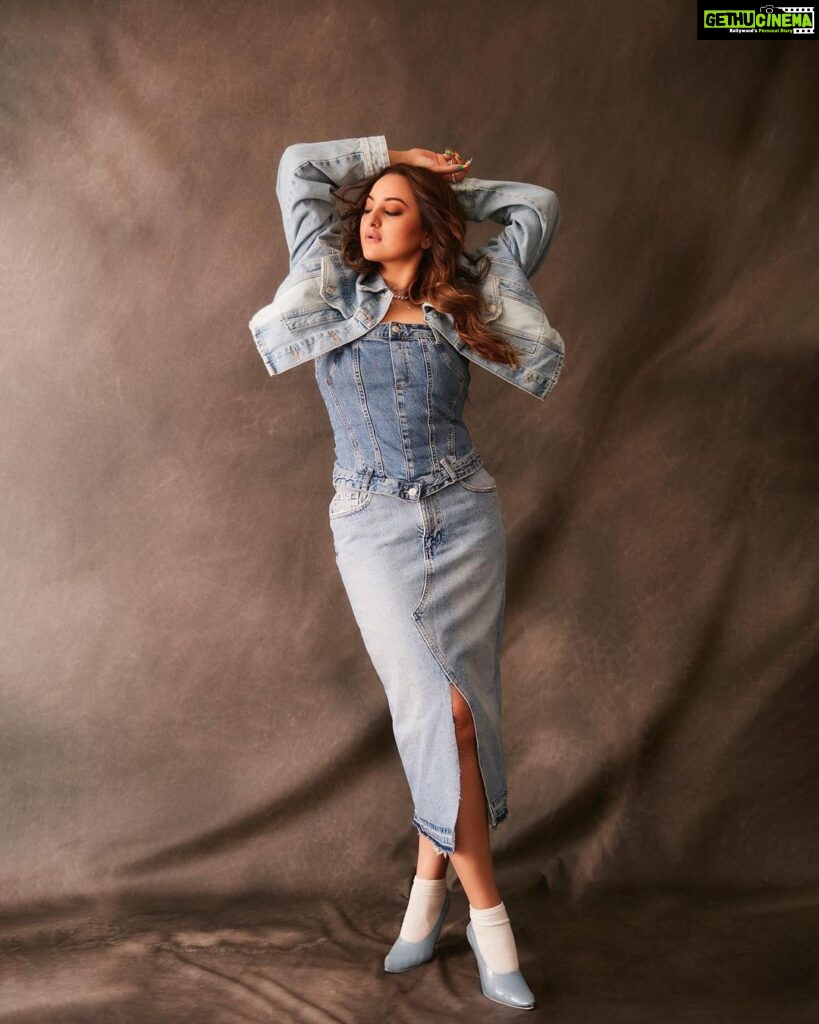 Sonakshi Sinha Instagram - #Dahaad but make it denim 👖