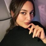 Sonakshi Sinha Instagram - Just me waiting for you to see the #Dahaad trailer tomorrow…