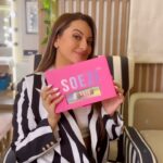 Sonakshi Sinha Instagram - I just picked my fave summer nails from #SOEZI 💅🏻🤩 If you haven’t picked your summer nails yet, hurry now because theres a 20% discount on www.soezi.in 💕 #ad #pressonnails #soezisquad #reels