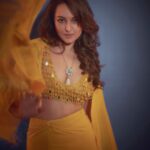 Sonakshi Sinha Instagram - And it was all yellow 💛