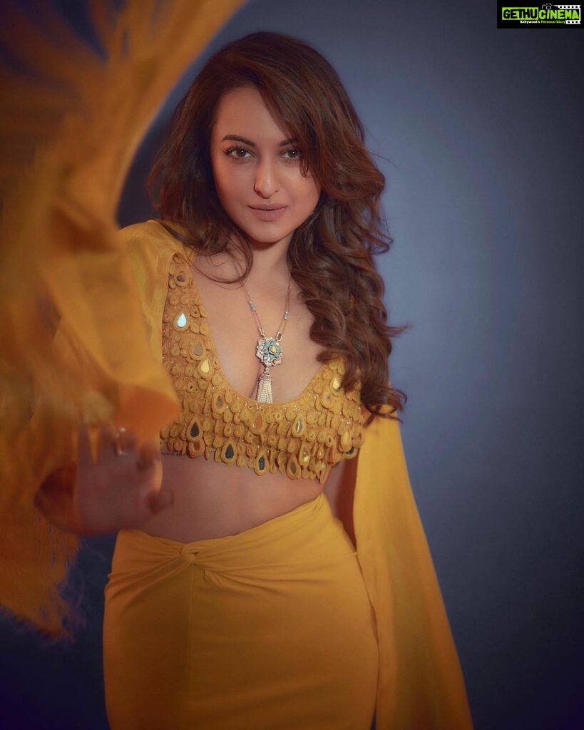 Sonakshi Sinha Instagram - And it was all yellow 💛