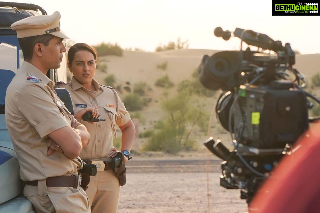 Sonakshi Sinha Instagram - A lil behind the scenes glimpse from the show you guys have luuuurved ❤️ Third pic is my forever mood 😂 📸: @vaibhav_gadahire_photography #Dahaad #LadySingham