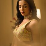 Sonal Chauhan Instagram – Jo hai tera labh jaayega….
Kar ke koi bahana….🌙💌

.
.
.
.
.
.
.
.
.
.
.
.
.
.
.
.
.
.
.
.
.
.
.
.
📸 @nadunb 
Outfit @chameeandpalak 
Hair by @chettiarqueensly 
#love #sonalchauhan #poetry #moon #shadow #color #gold