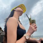 Sonal Chauhan Instagram - 11.11 𝓜𝓪𝓴𝓮 𝓪 𝔀𝓲𝓼𝓱 🍀 . . . . . . . . . . . . . . . . . . . . . . . . . . . #live #lucky #gold #sonalchauhan #beach