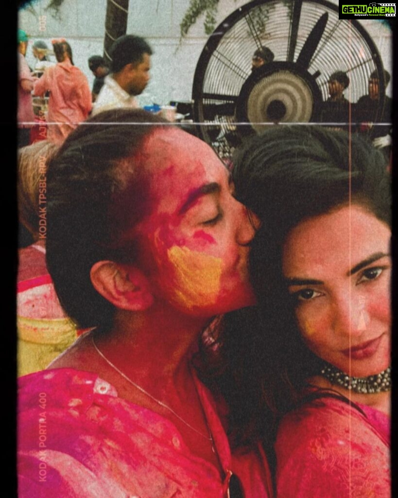 Sonal Chauhan Instagram - THE AFTER 🎨🎨🎨🎨🌈🌈🌈🌈 . . . . . . . . . . . . . . . . #love #sonalchauhan #holi #festival