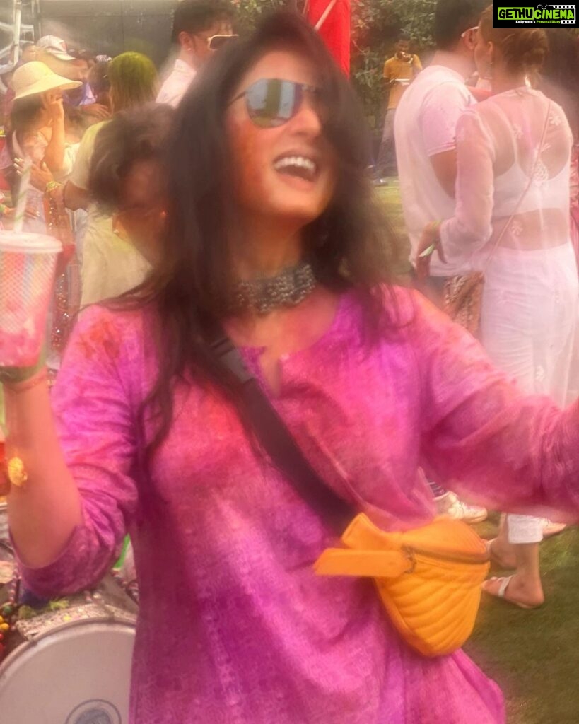 Sonal Chauhan Instagram - THE AFTER 🎨🎨🎨🎨🌈🌈🌈🌈 . . . . . . . . . . . . . . . . #love #sonalchauhan #holi #festival