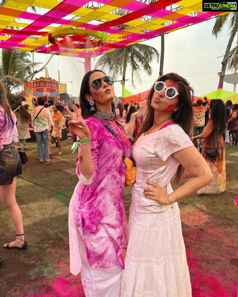 Sonal Chauhan Instagram - THE AFTER 🎨🎨🎨🎨🌈🌈🌈🌈 . . . . . . . . . . . . . . . . #love #sonalchauhan #holi #festival