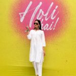 Sonal Chauhan Instagram - Happy Holi 🎨🎨🎨🎨 This was BEFORE the madness ….. 🎨🎨🎨🎨 Do you want to see the AFTER ??? . . . . . . . . . . . . . . #love #sonalchauhan #holi #festival