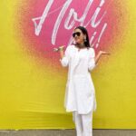 Sonal Chauhan Instagram - Happy Holi 🎨🎨🎨🎨 This was BEFORE the madness ….. 🎨🎨🎨🎨 Do you want to see the AFTER ??? . . . . . . . . . . . . . . #love #sonalchauhan #holi #festival
