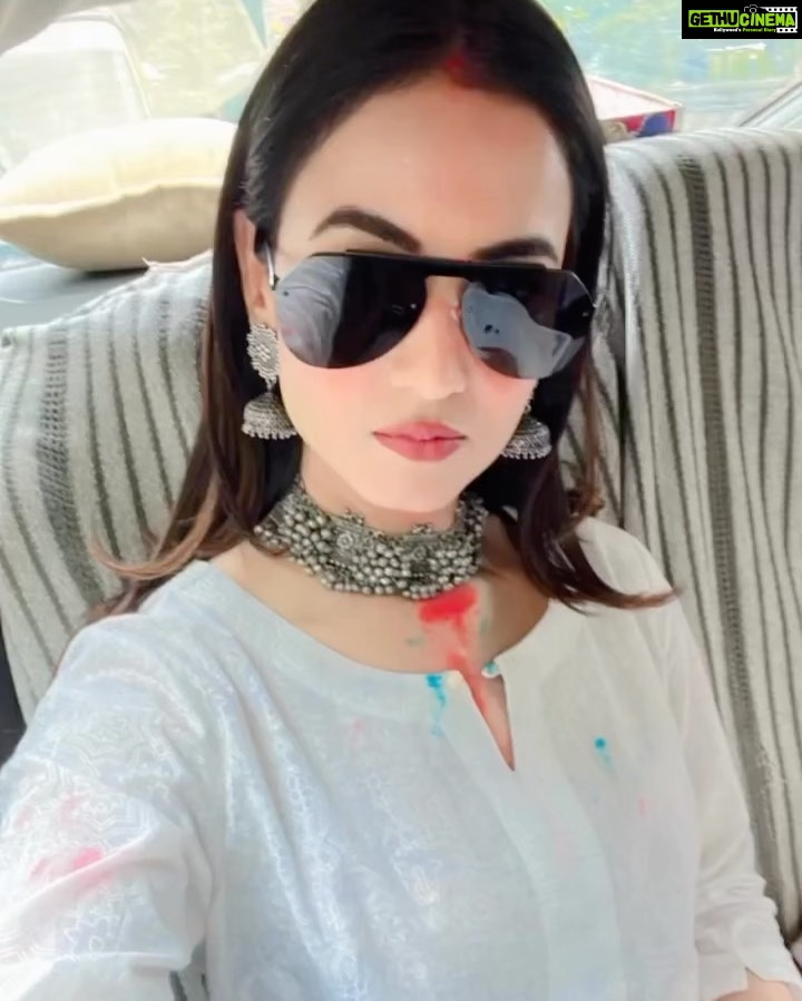 Sonal Chauhan Instagram - Happy Holi 🎨🎨🎨🎨 This was BEFORE the madness ….. 🎨🎨🎨🎨 Do you want to see the AFTER ??? . . . . . . . . . . . . . . #love #sonalchauhan #holi #festival