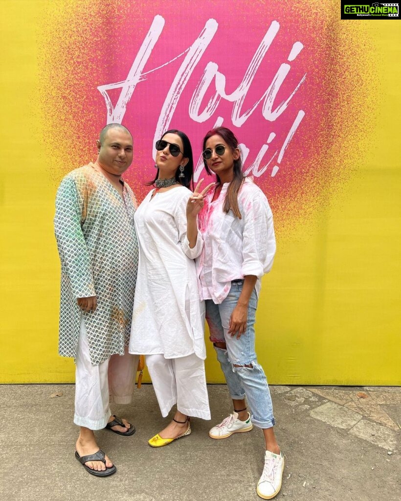 Sonal Chauhan Instagram - Happy Holi 🎨🎨🎨🎨 This was BEFORE the madness ….. 🎨🎨🎨🎨 Do you want to see the AFTER ??? . . . . . . . . . . . . . . #love #sonalchauhan #holi #festival