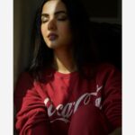 Sonal Chauhan Instagram - Soaking in a lot of positivity !!! ✨✨✨ What are you in the mood to soak in today??? . . . . . . . . . . . . . . . . . . . . . 📸 @dieppj #love #happiness #january #friday #positivevibes #positivity #sun #sonalchauhan #obsessed #morning