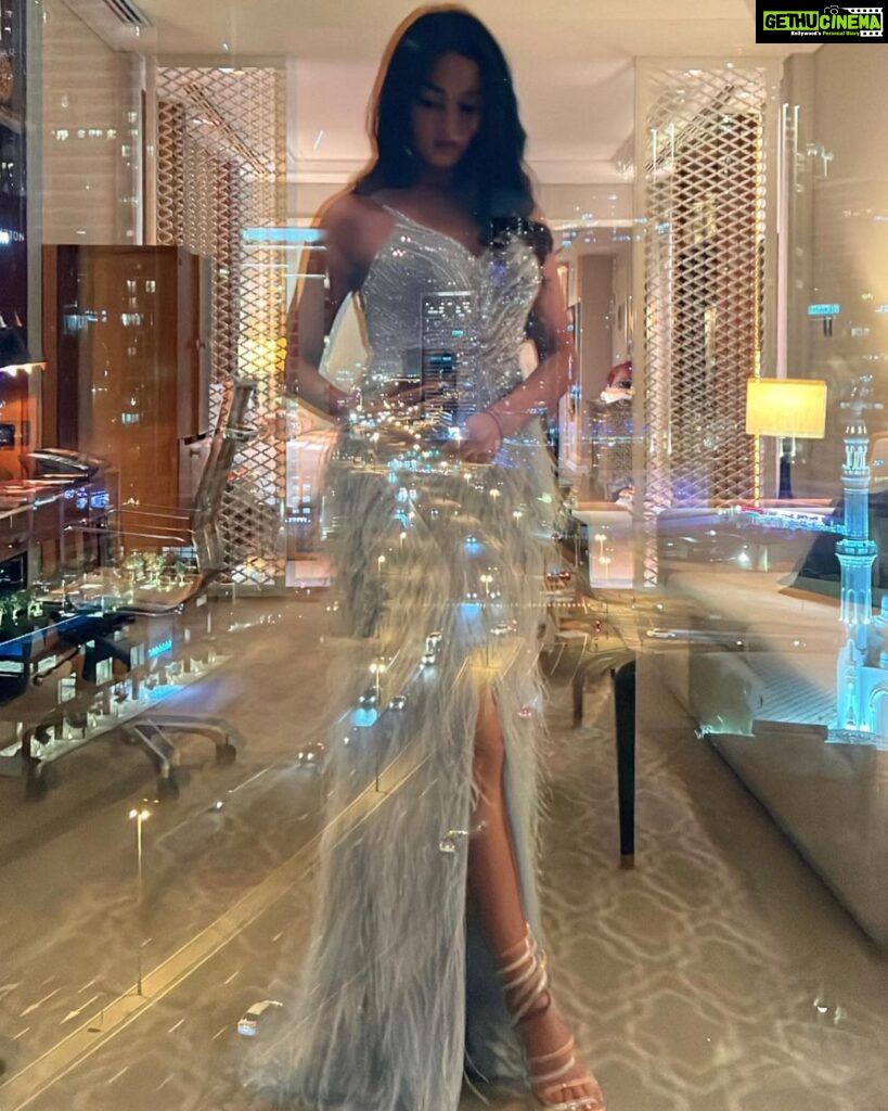 Sonal Chauhan Instagram - Blur….. 🧊 . . . . . . . . . . . . . . . . . . . . . . . . . . . . . . . . Hair @shefali_hairstylist.81 Dress @goia.dress Styled by @shru_birla #love #sonalchauhan #december