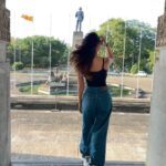 Sonal Chauhan Instagram - 𝓥𝓲𝓫𝓲𝓷𝓰.....✨ . . . . . . . . . . . . . . . . . . . . . . . . . . . . . . . #sun #beauty #love #sonalchauhan #gold #vibes #srilanka #colombo #travel Arcade Independence Square