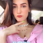 Sonal Chauhan Instagram - 𝓑𝓲𝓻𝓽𝓱𝓭𝓪𝔂 𝓥𝓲𝓫𝓮𝓼 🎂🍭🍬 . . . . . . . . . . . . . . . . . . . . . . . . . #love #vibes #sonalchauhan #gold #birthday #reels #reelsinstagram #reelitfeelit #vacation