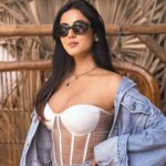 Sonal Chauhan Instagram - 𝓗𝓮𝓵𝓵𝓸 𝓑𝓲𝓻𝓽𝓱𝓭𝓪𝔂 𝓜𝓸𝓷𝓽𝓱 😘♥️✨ . . . . . . . . . . . . . . . . . . . . . . . . . . . #live #lucky #gold #sonalchauhan #may #birthday #month