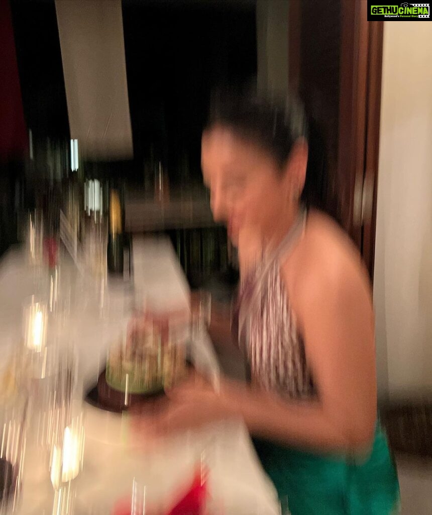 Sonal Chauhan Instagram - A beautiful birthday it was 🎂🎈 !!!! Thank you so much for all your wonderful wishes. So grateful for all the love that you guys send my way. Love you all so so soooo much 🍀🧿♥️ . . . . . . . . . . . . . . . . . . . . . . . . #love #sonalchauhan #friends #lovers #birthday #happiness #blessed #protected #gold