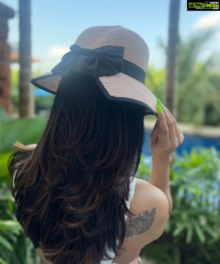 Sonal Chauhan Instagram - Here’s to a brand new year !!!! Happy Birthday to me 🍀🎂🩵 . . . . . . . . . . . . . . . . . . . . . . . Location @thewestingoa 🩵 #love #sonalchauhan #friends #lovers #birthday #beach #pool #blessed #protected The Westin Goa