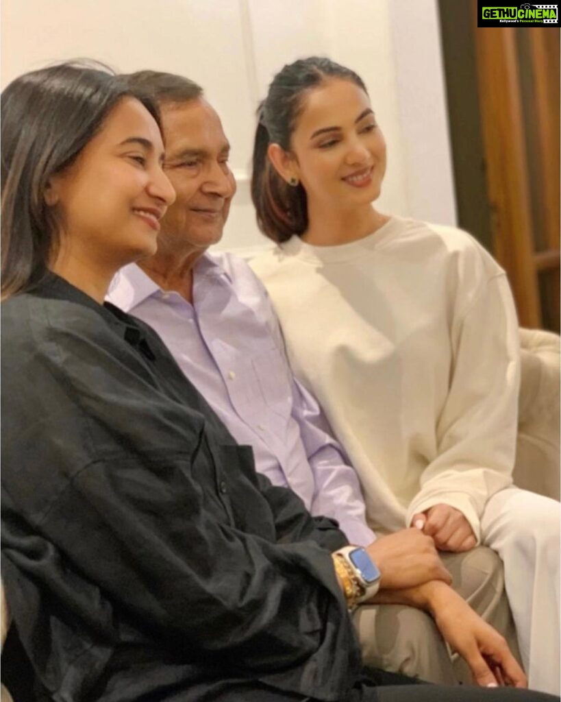 Sonal Chauhan Instagram - My Hero 🧿✨🧿 Happy Father’s Day Dad 🧿♥️🧿♥️ #happyfathersday #fathersday