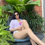 Sonal Chauhan Instagram - 𝓛𝓸𝓸𝓴𝓲𝓷𝓰 𝓪𝓽 𝓽𝓱𝓮 𝔀𝓮𝓮𝓴𝓮𝓷𝓭 𝓵𝓲𝓴𝓮......🏊‍♀️🍬😎 . . . . . . . . . . . . . . . . . . . . . . . . . #love #pool #sonalchauhan #gold #weekend