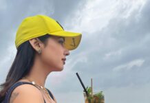 Sonal Chauhan Instagram - 11.11 𝓜𝓪𝓴𝓮 𝓪 𝔀𝓲𝓼𝓱 🍀 . . . . . . . . . . . . . . . . . . . . . . . . . . . #live #lucky #gold #sonalchauhan #beach