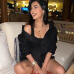 Sonal Chauhan Instagram - 𝓕𝓮𝓮𝓵𝓲𝓷𝓰 𝓖𝓸𝓵𝓭 ✨🦋 . . . . . . . . . . . . . . . #love #happiness #sonalchauhan