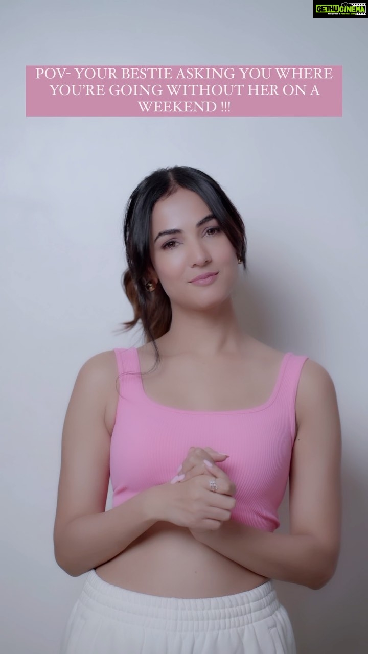 Sonal Chauhan Instagram - Tag your bestie who’s not allowed to do anything fun without you !!! 👭🏼👫🏼👯♀️👬 . . . . . . . . . . . . . . . . #love #weekend #funnyreels #funnyvideos #reels #reelsinstagram #reelsindia #sonalchauhan